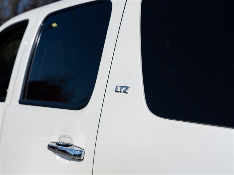 Used 2013 Chevrolet Suburban LTZ AWD/4WD image 11