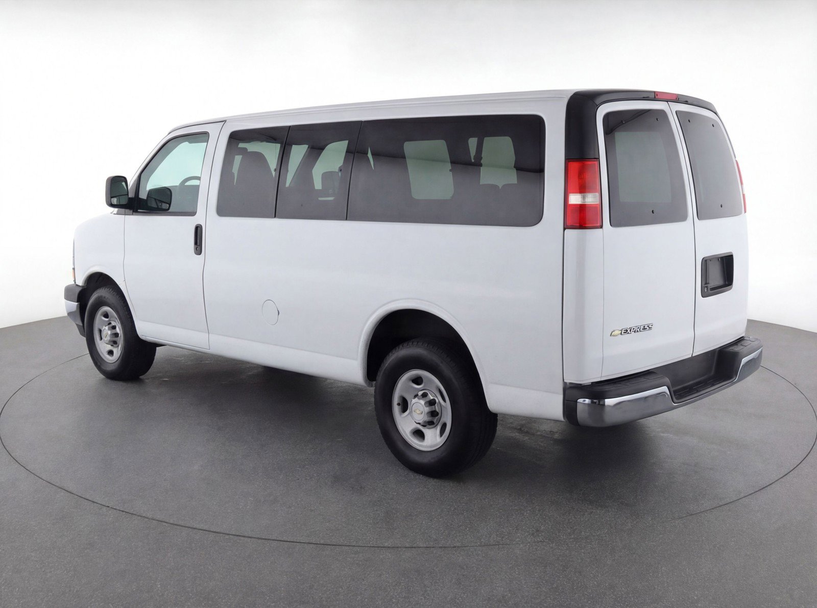 Used 2025 Chevrolet Express 3500 LT w/ LT Preferred Equipment Group RWD image 6