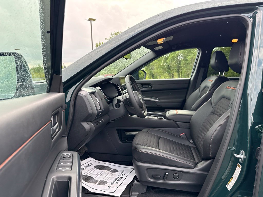 Used 2025 Nissan Pathfinder Rock Creek AWD/4WD image 25