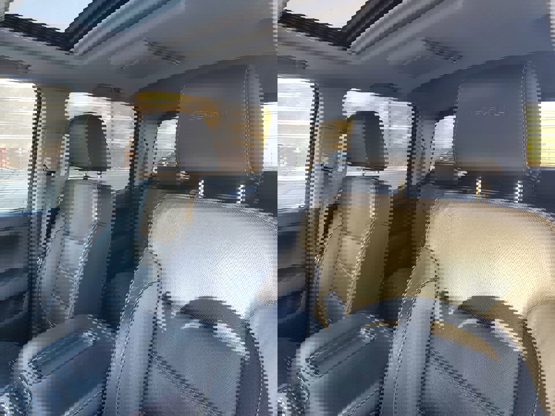 Used 2015 GMC Sierra 2500 Denali image 71