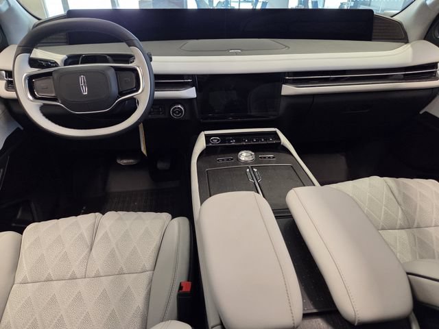 New 2027 Lincoln Navigator Black Label w/ Black Label Special Edition AWD/4WD image 7