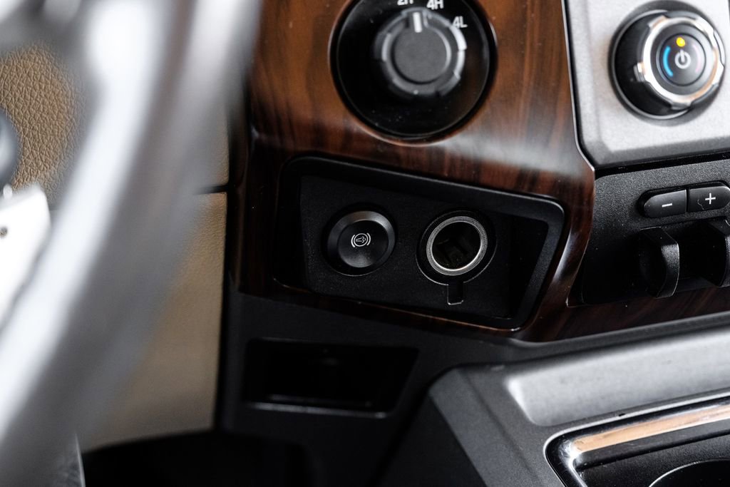 Used 2015 Ford F350 Lariat w/ Lariat Ultimate Package image 26