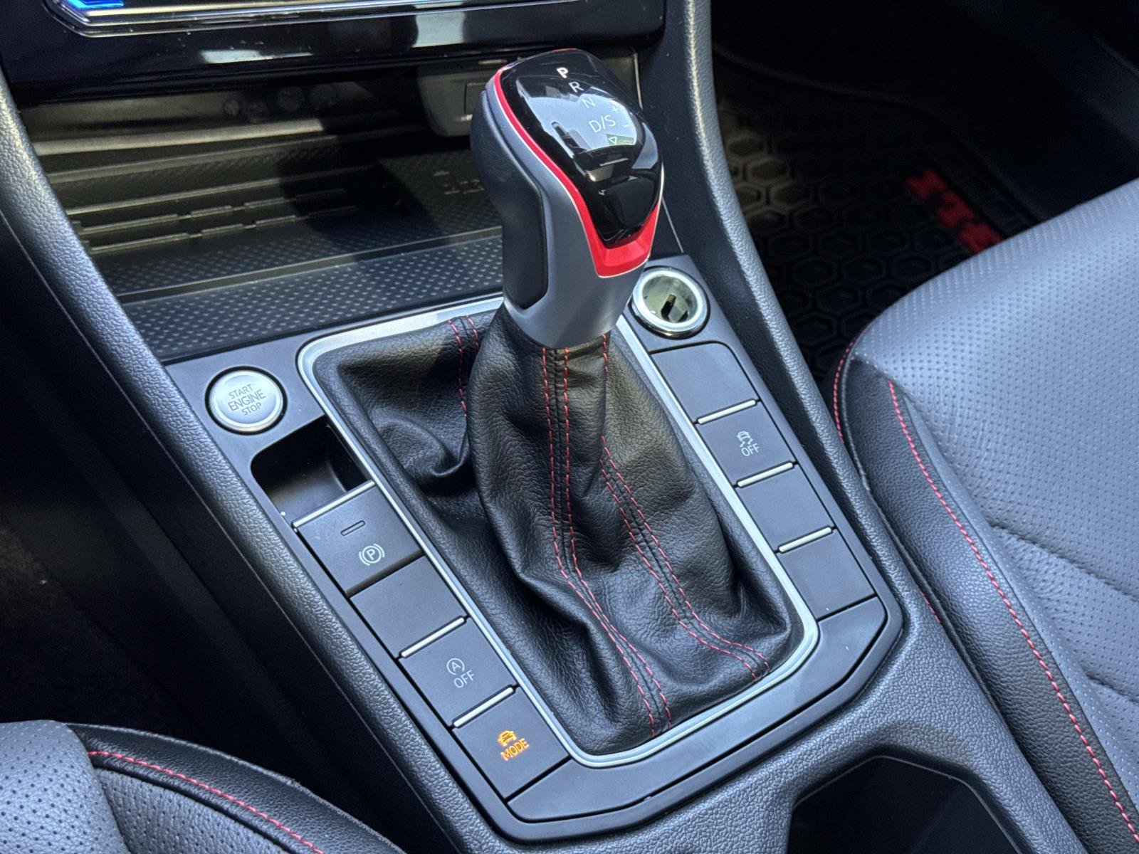 Certified 2025 Volkswagen Jetta GLI Autobahn w/ GLI Black Package FWD image 18