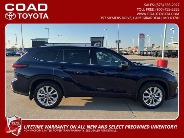 Used 2023 Toyota Highlander Limited image 3