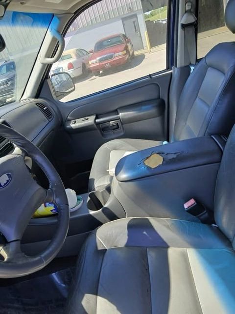 Used 2004 Ford Explorer Sport Trac XLT AWD/4WD image 5