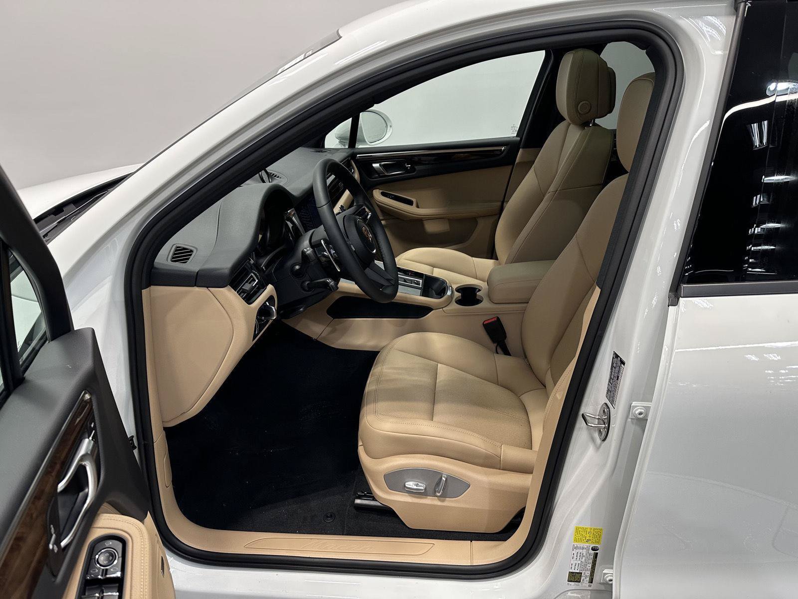 New 2026 Porsche Macan AWD/4WD image 17