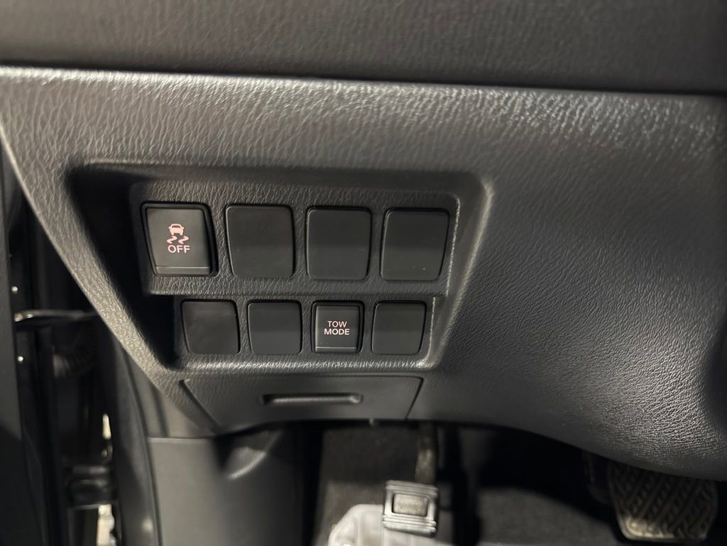 Used 2017 Nissan Pathfinder S AWD/4WD image 13