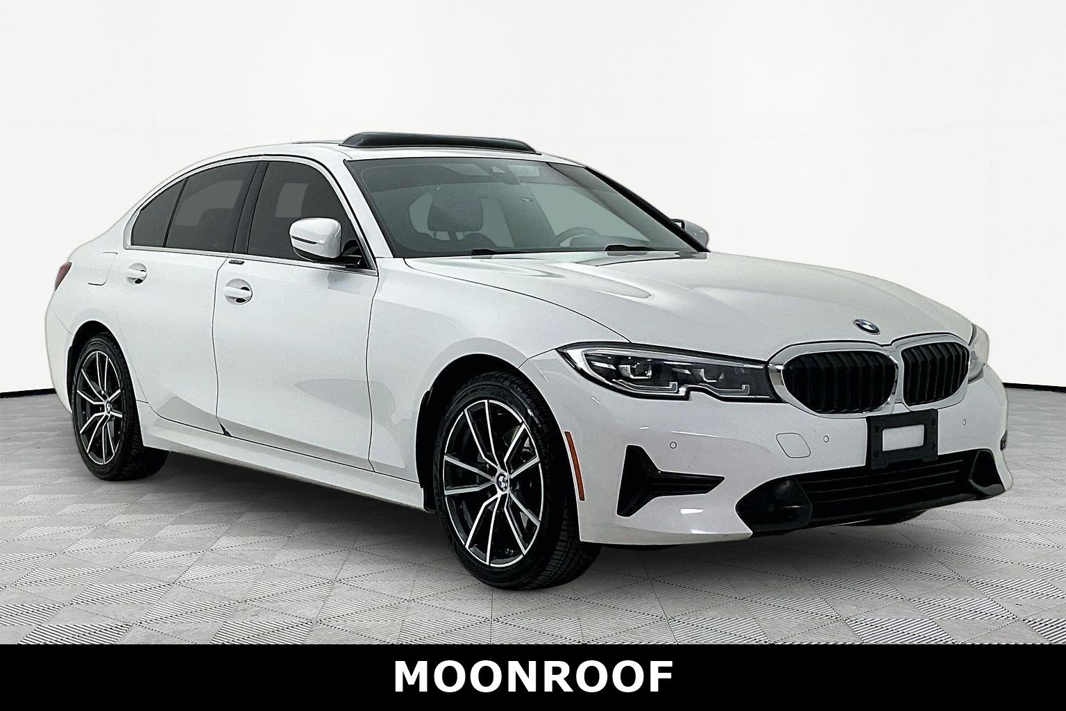 Used 2020 BMW 330i xDrive Sedan w/ Convenience Package AWD/4WD image 3