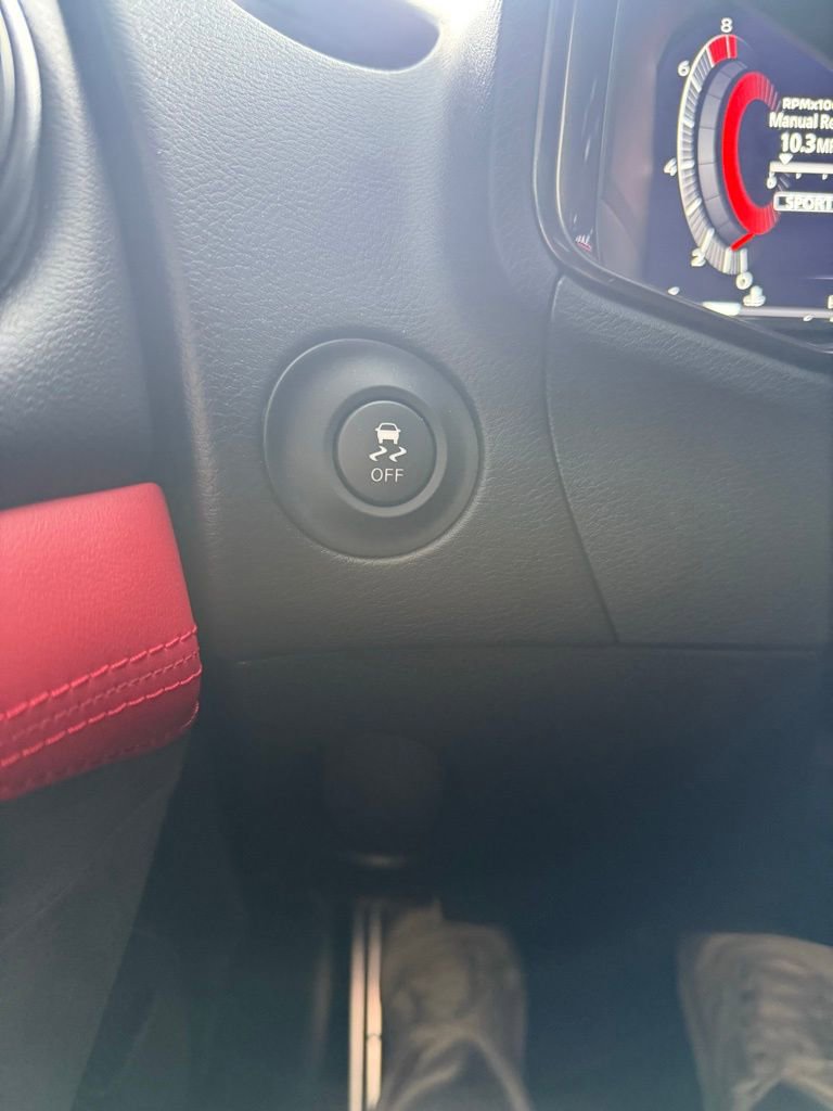 Used 2024 Nissan Z Performance w/ Floor Mat Package image 27