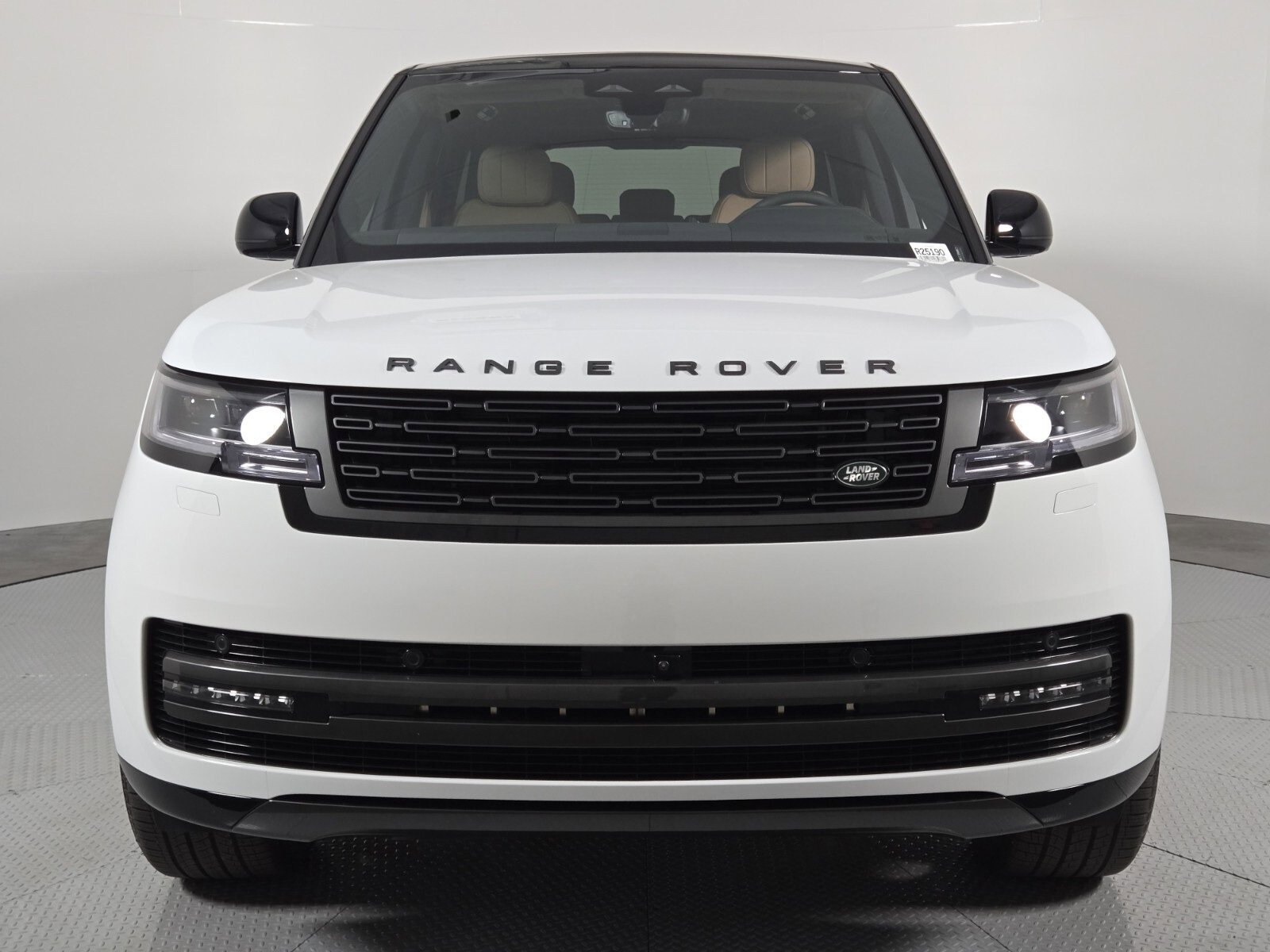 New 2025 Land Rover Range Rover SE image 8