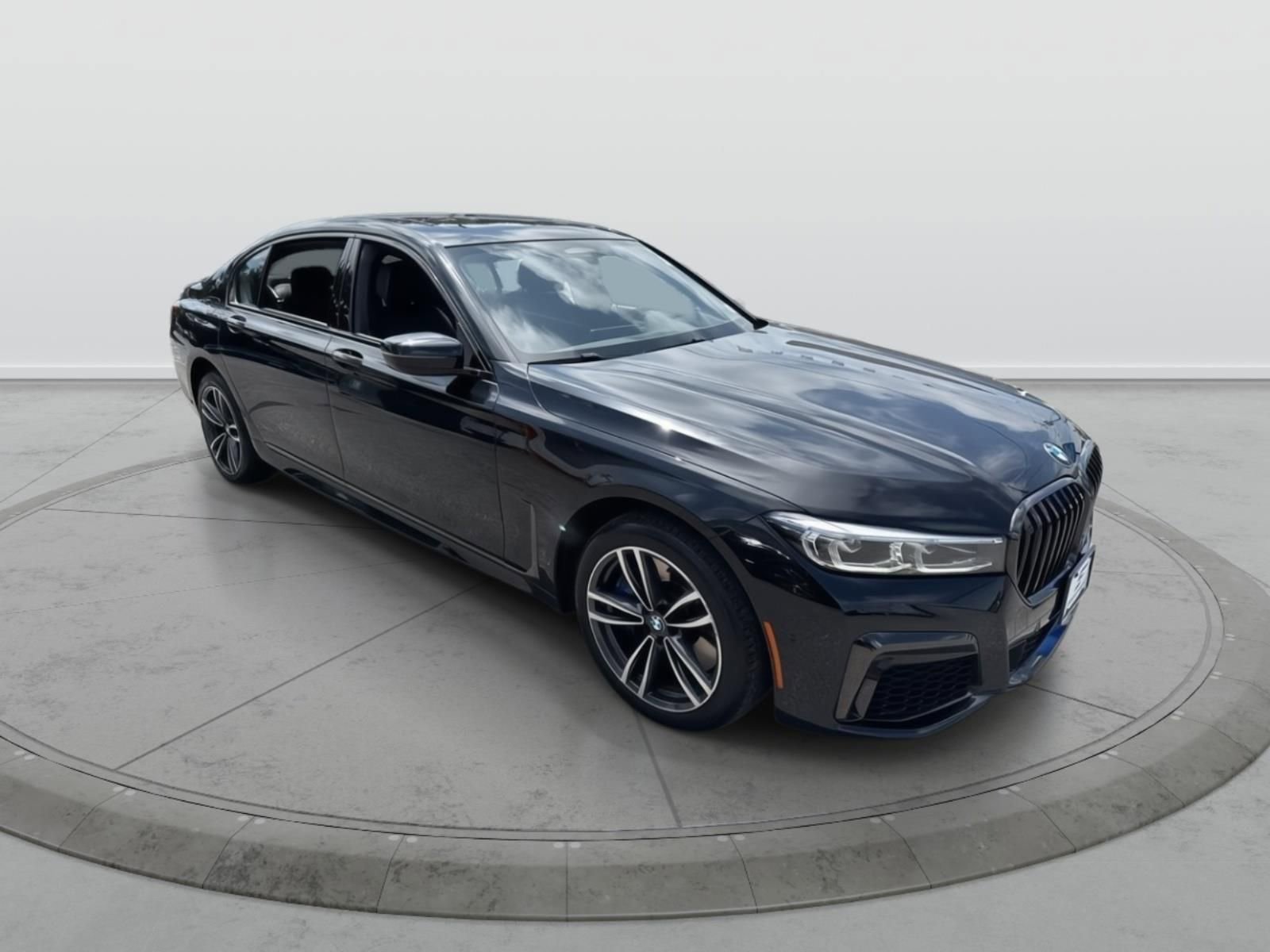 Used 2020 BMW 750i xDrive w/ M Sport Package image 1