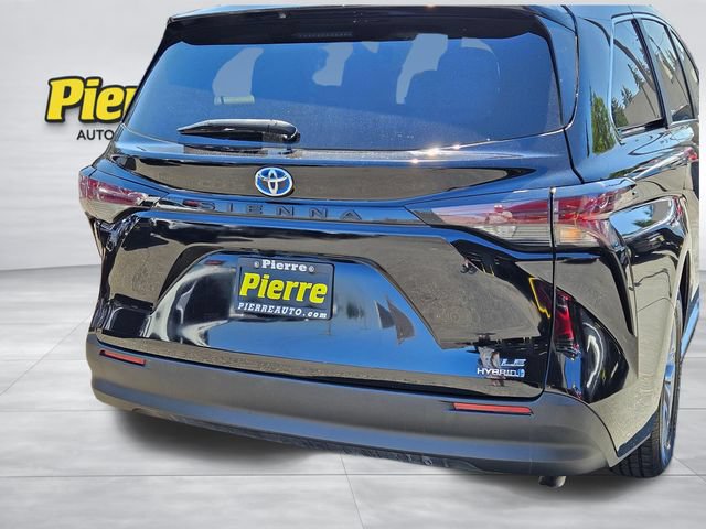 Used 2024 Toyota Sienna LE FWD image 11