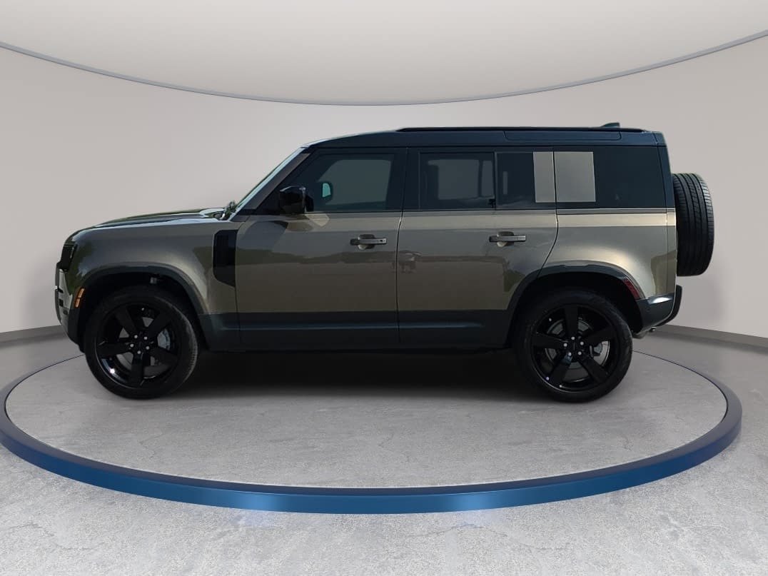Used 2026 Land Rover Defender 110 S AWD/4WD image 8