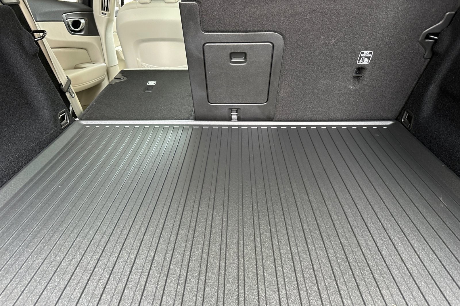 New 2026 Volvo XC60 B5 Ultra w/ Protection Package Premier image 17