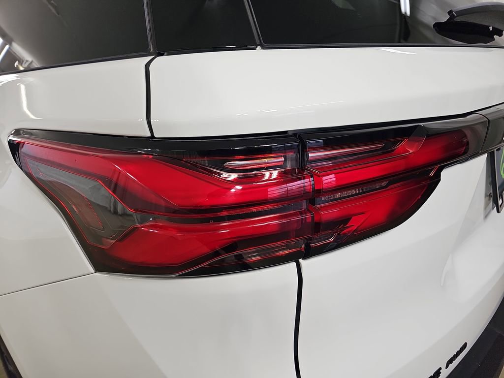 Certified 2024 Chevrolet Traverse RS w/ LPO, Floor Liner Package image 42