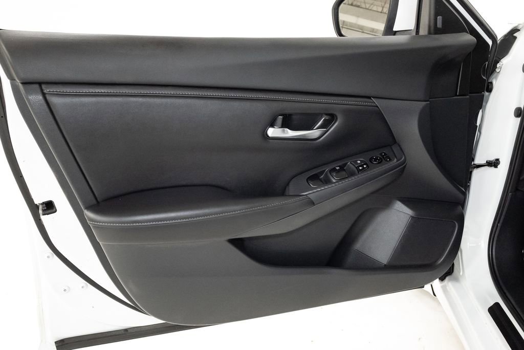 Used 2021 Nissan Sentra SV FWD image 9