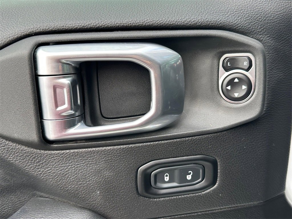 Used 2023 Jeep Wrangler Unlimited Rubicon w/ Cold Weather Group image 21