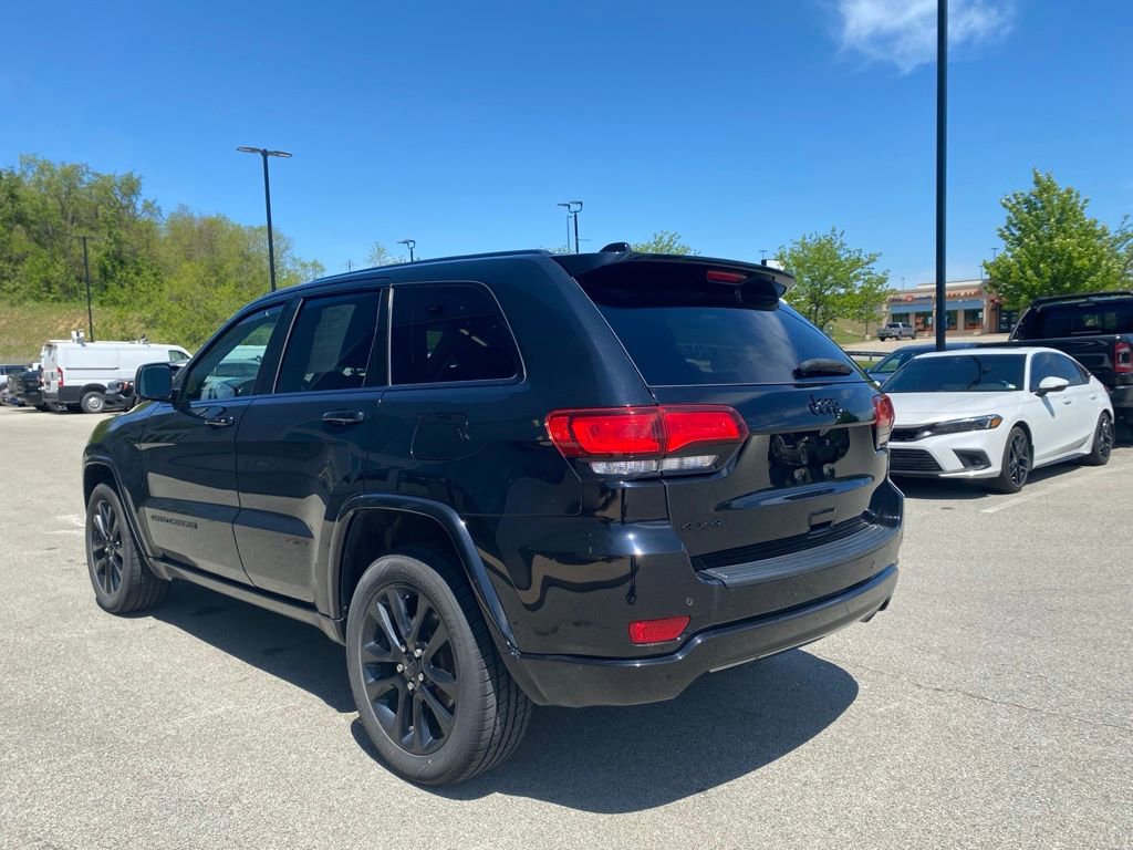 Used 2020 Jeep Grand Cherokee Altitude AWD/4WD image 4