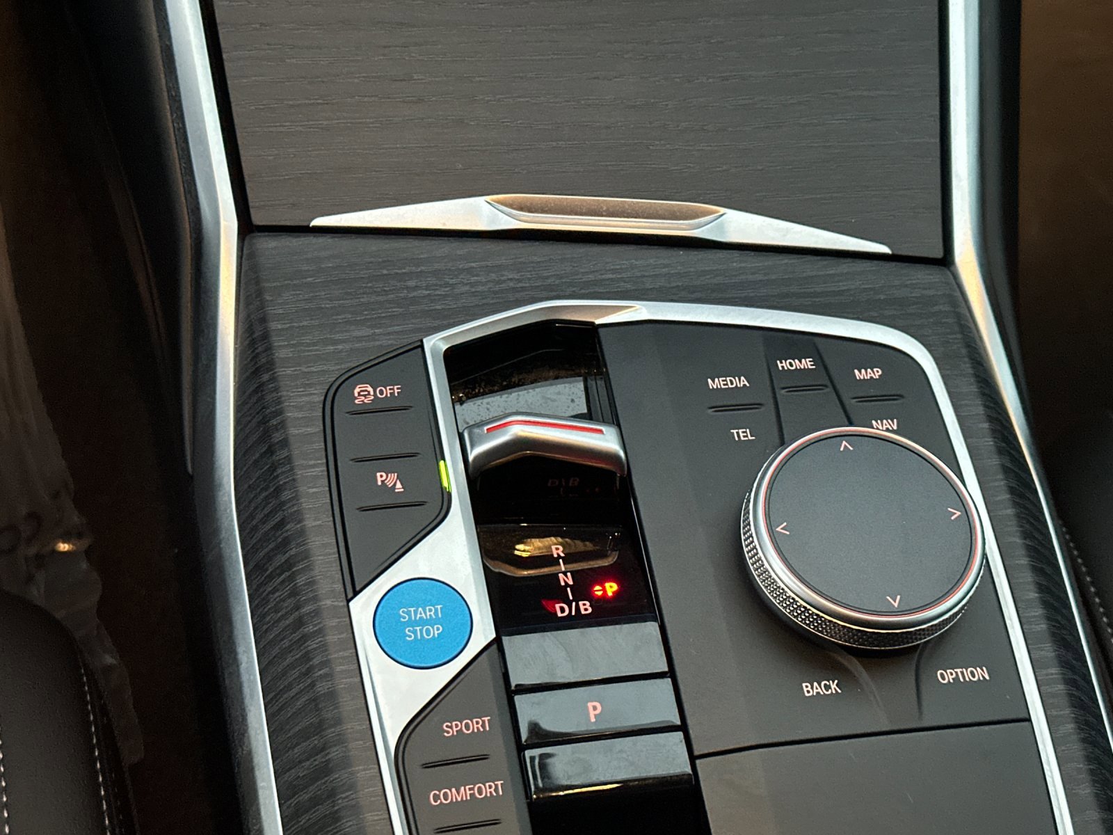 Used 2025 BMW i4 eDrive40 w/ Driving Assistance Package image 19