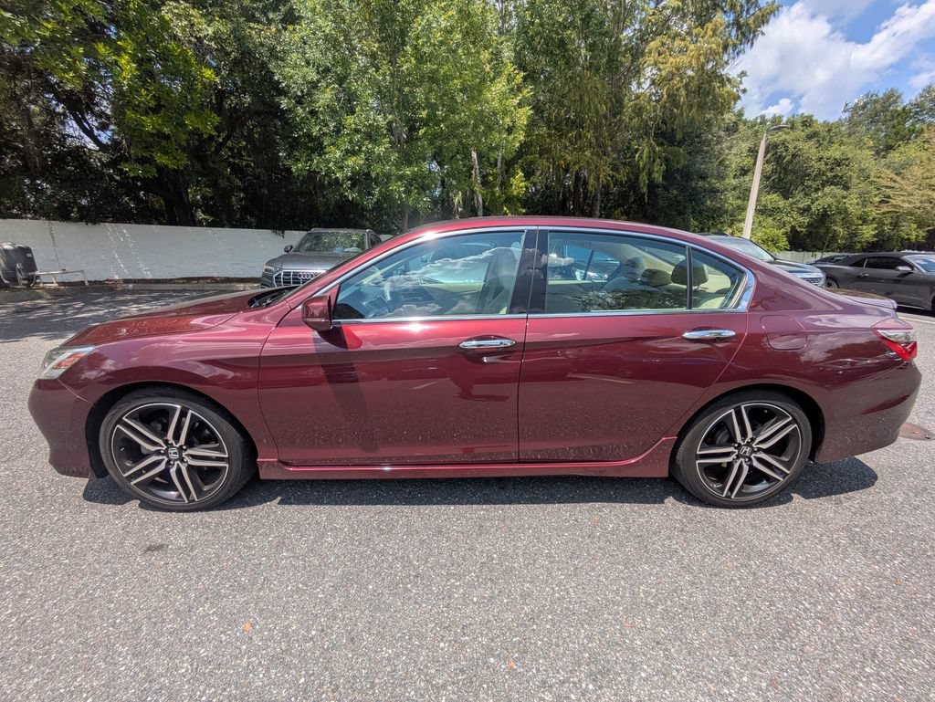 Used 2017 Honda Accord Touring image 8