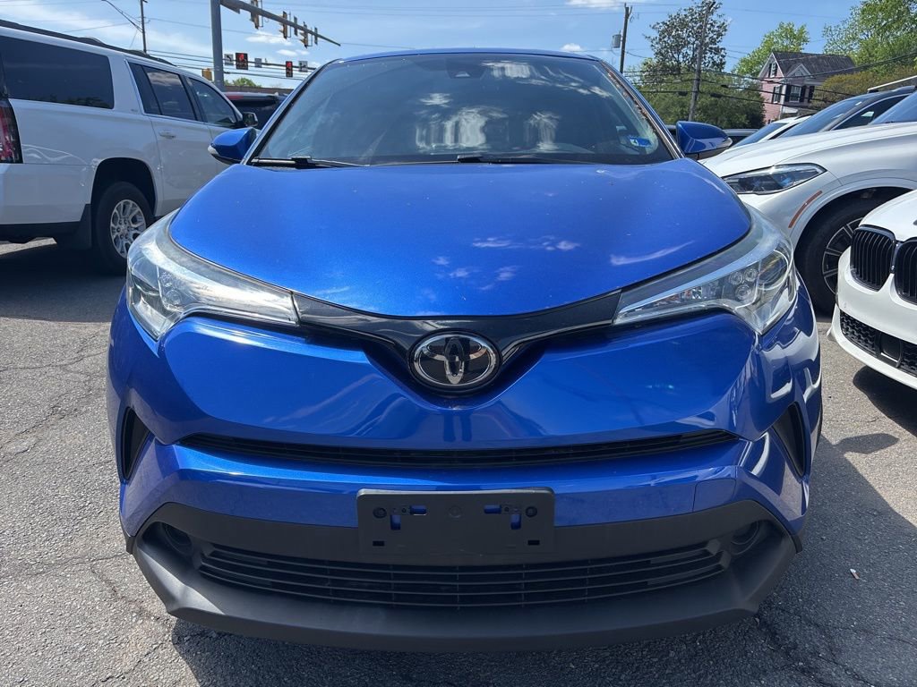Used 2018 Toyota C-HR XLE FWD image 2