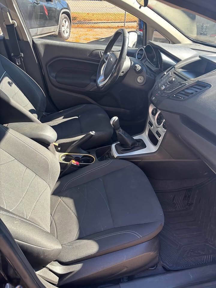 Used 2014 Ford Fiesta SE image 4