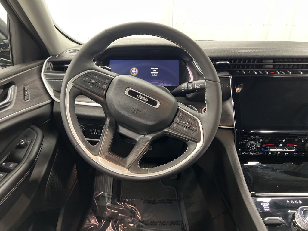 Used 2023 Jeep Grand Cherokee Limited image 15