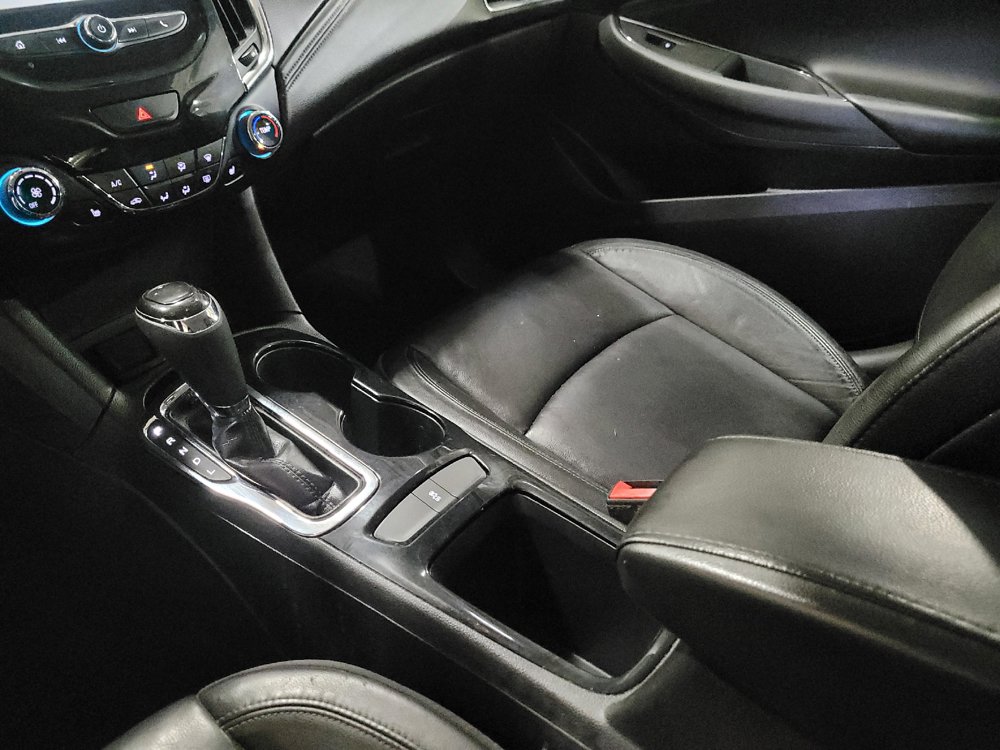 Used 2018 Chevrolet Cruze Premier FWD image 26