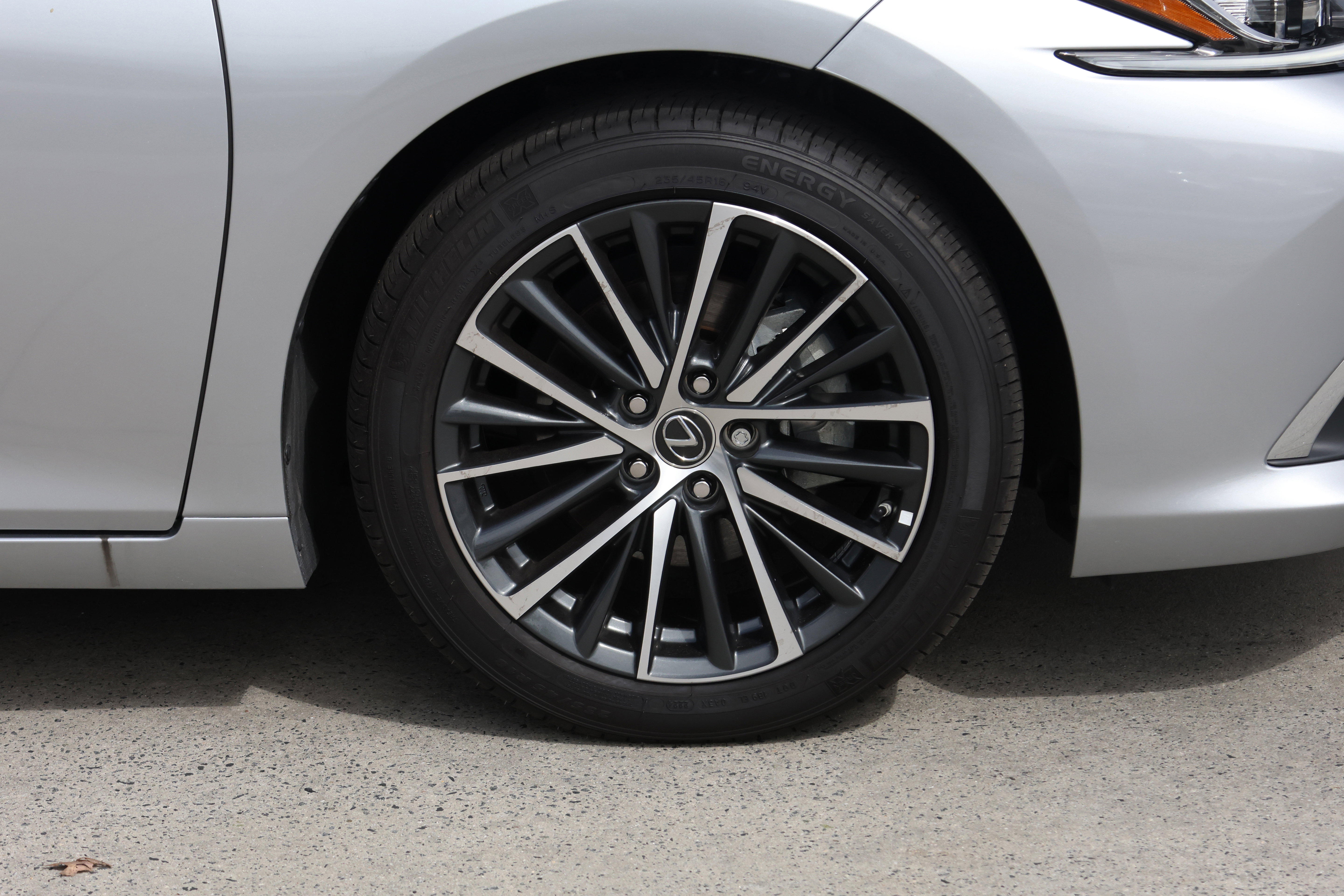 Used 2025 Lexus ES 350 w/ Premium Package image 11