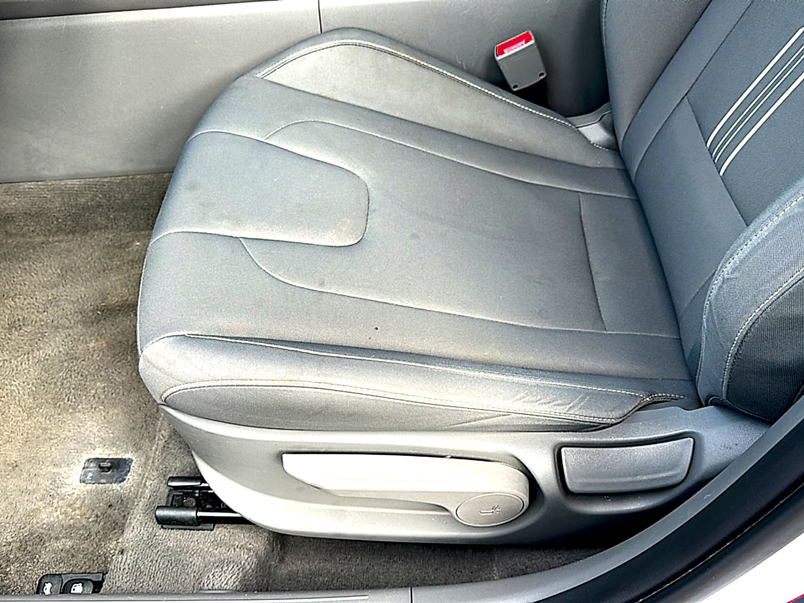Used 2024 Hyundai Elantra SEL FWD image 15