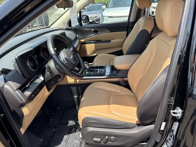 Used 2024 Kia Carnival LX FWD image 14