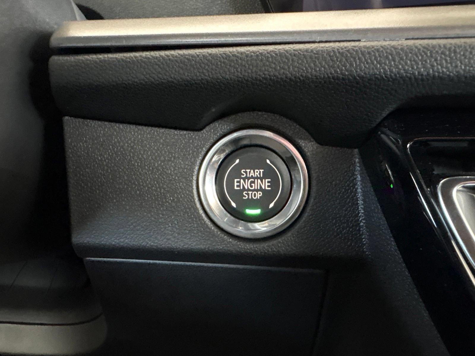 New 2026 Chevrolet Traverse LT w/ Midnight/Sport Edition FWD image 28