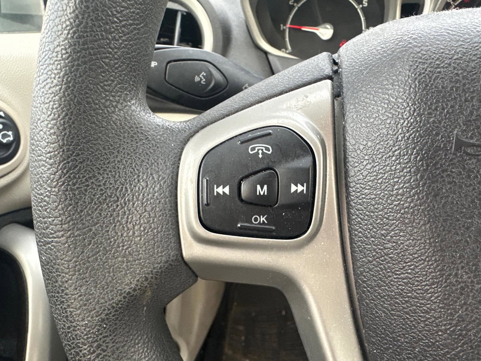 Used 2012 Ford Fiesta SE image 18