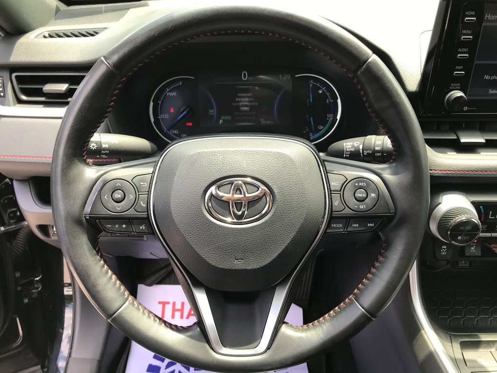 Used 2021 Toyota RAV4 SE w/ Weather & Moonroof Package AWD/4WD image 18