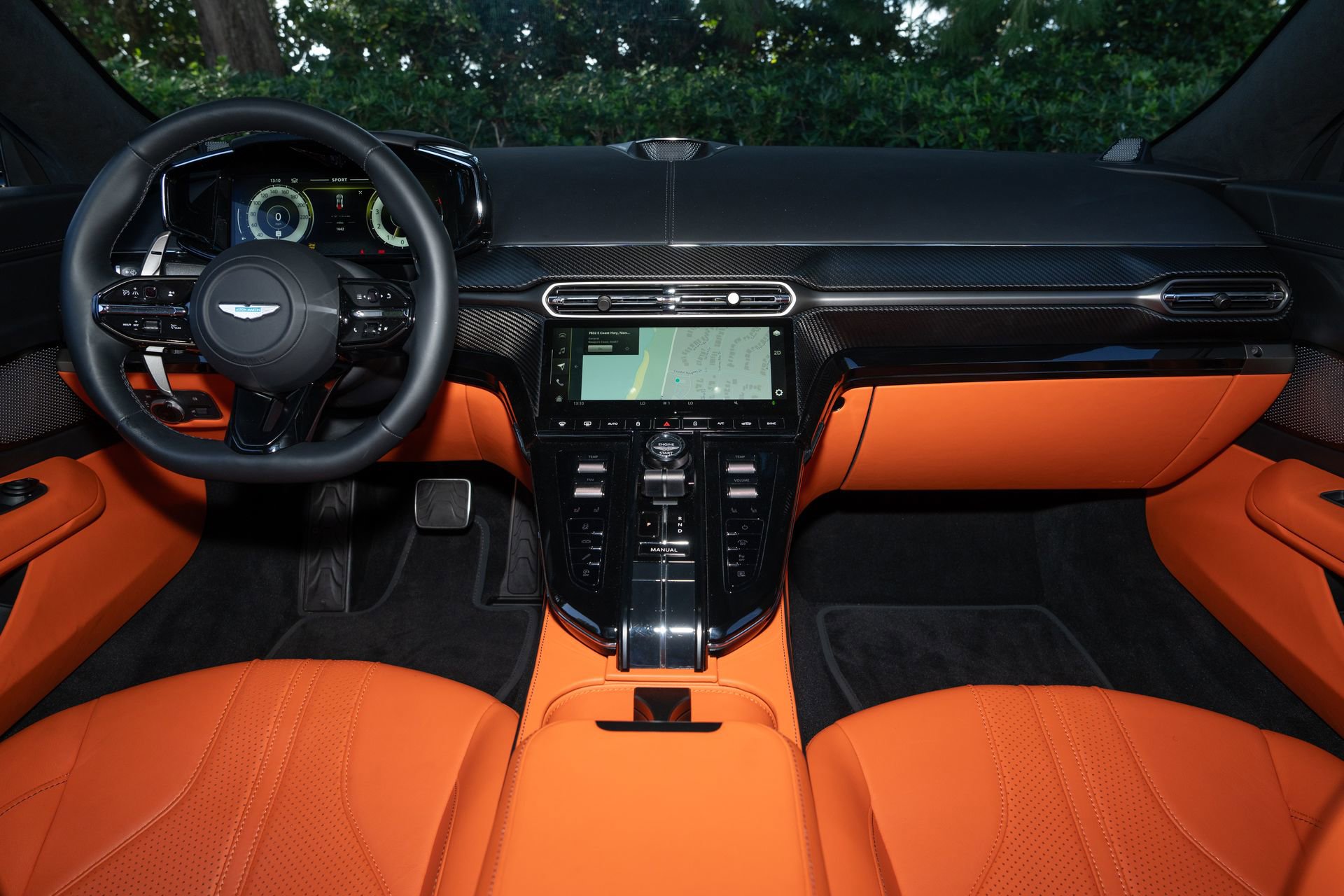 Used 2025 Aston Martin V8 Vantage Coupe image 19