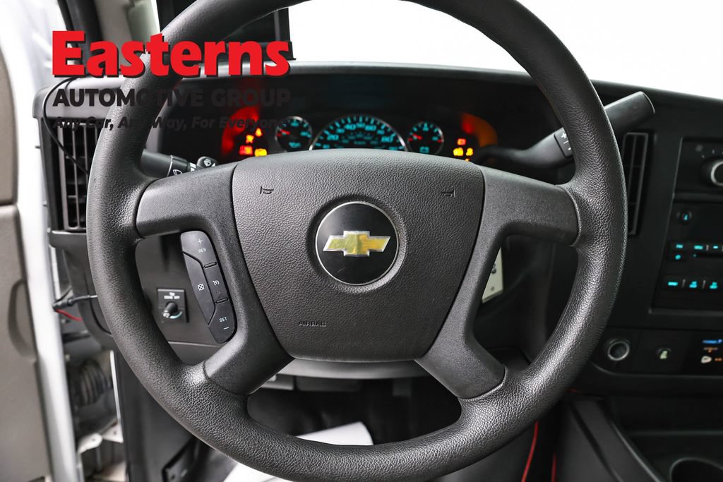 Used 2017 Chevrolet Express 3500 RWD image 10