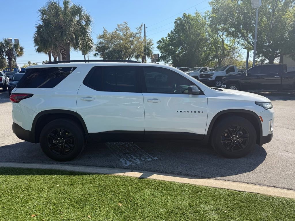 Used 2023 Chevrolet Traverse LS w/ Midnight/Sport Edition image 3