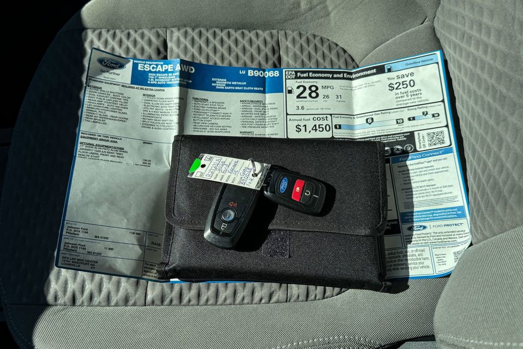 Certified 2020 Ford Escape SE image 33