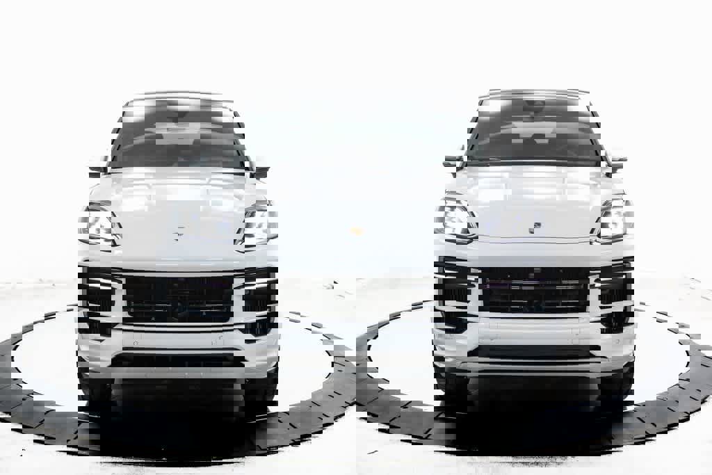 Certified 2025 Porsche Cayenne S image 10