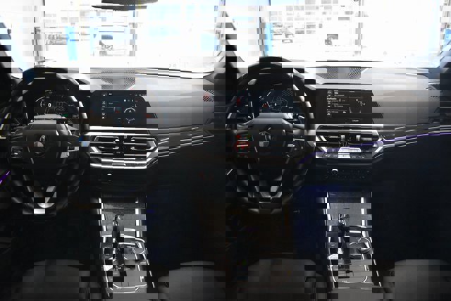 Used 2021 BMW 330i xDrive Sedan w/ Premium Package image 5