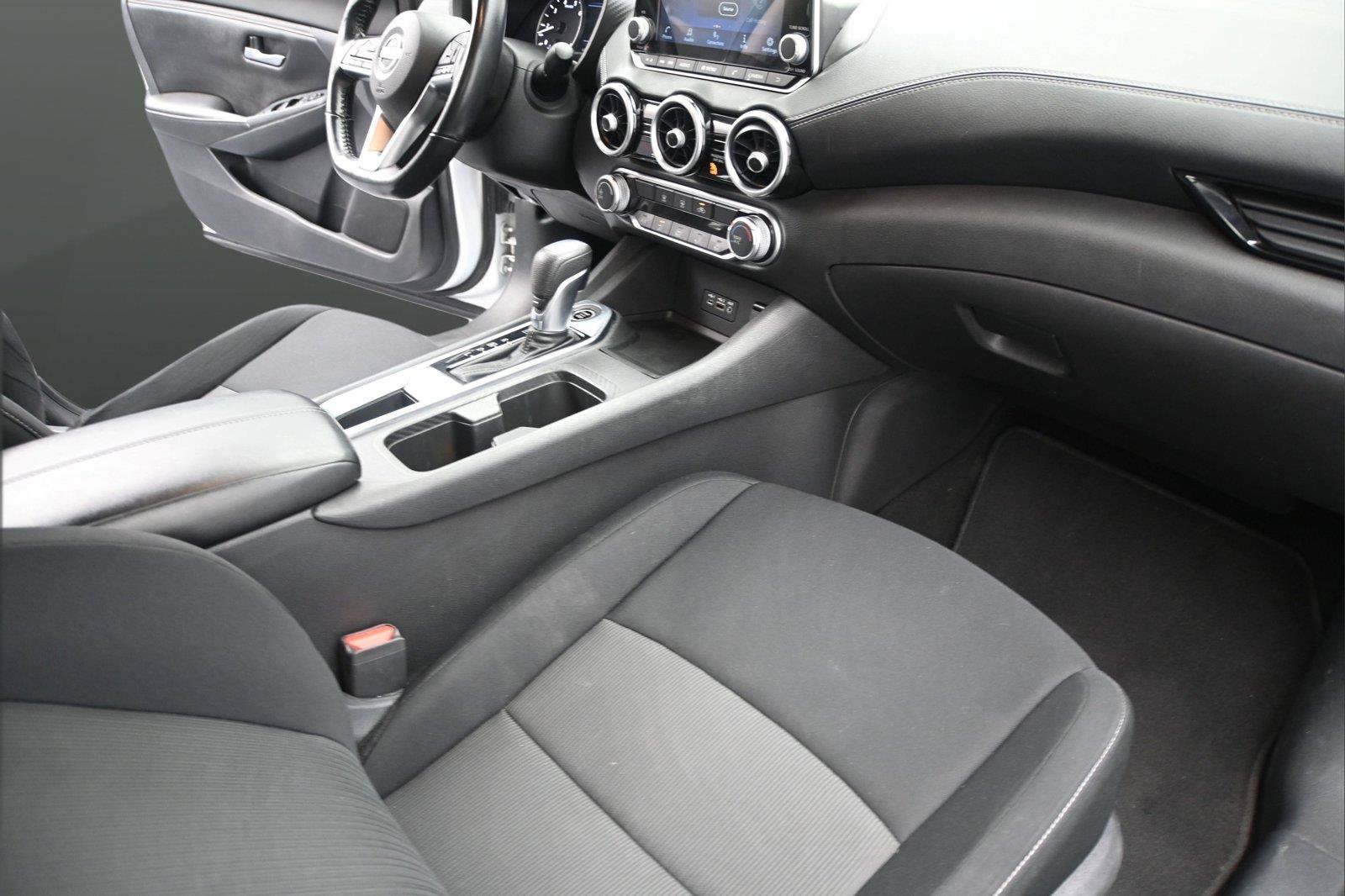 Used 2022 Nissan Sentra SV FWD image 18