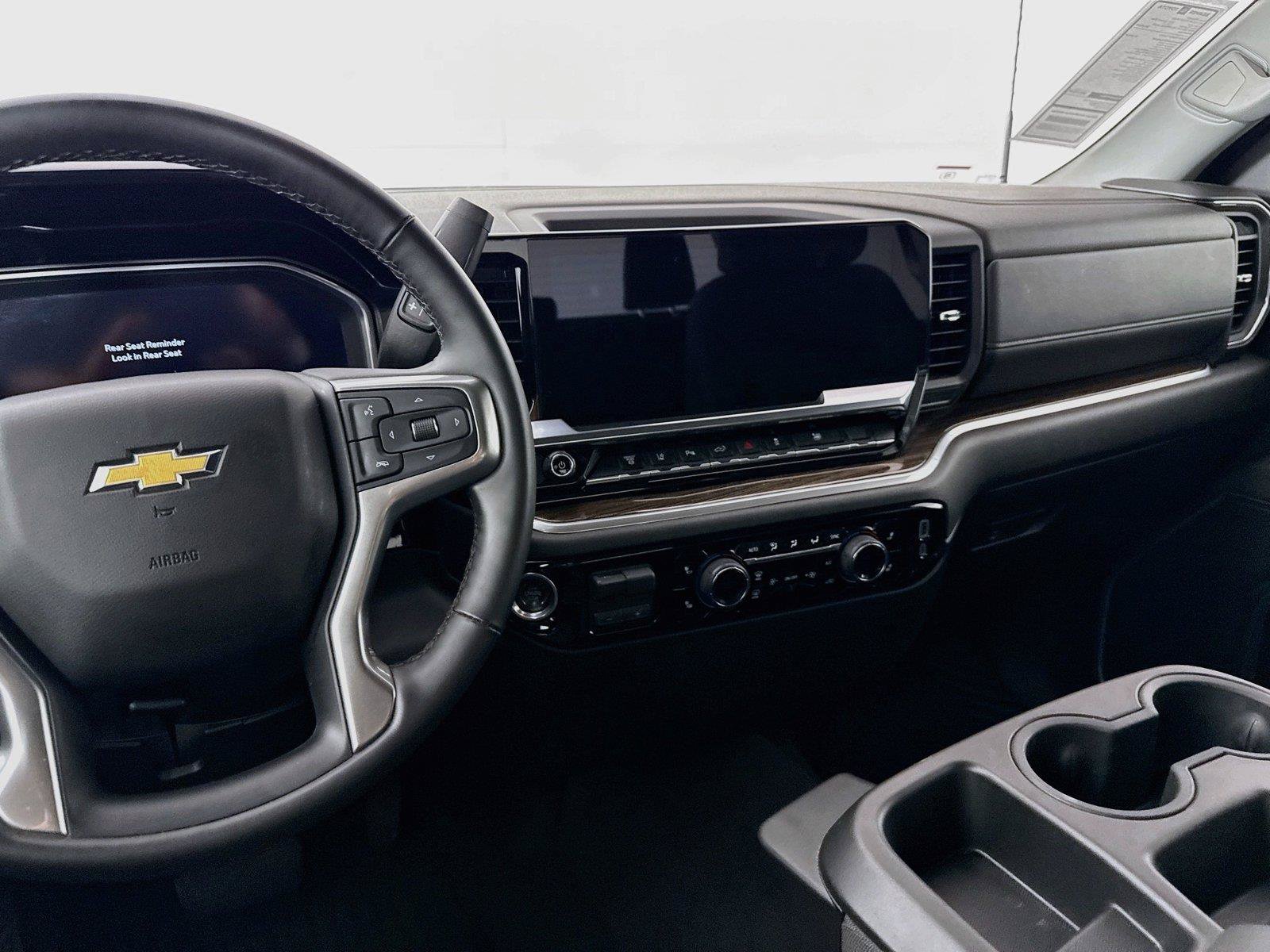 Used 2025 Chevrolet Silverado 3500 LT w/ Safety Package AWD/4WD image 31