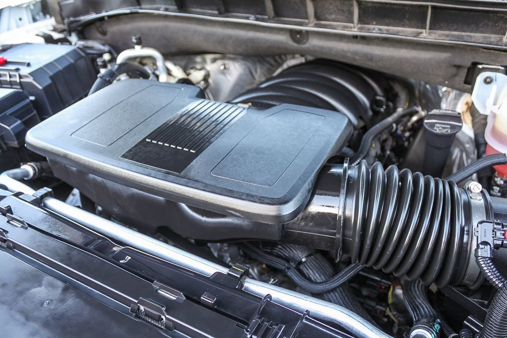 Used 2025 Chevrolet Tahoe LT image 32