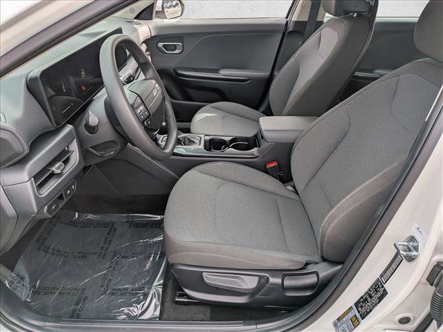 Used 2025 Kia K4 LXS image 14