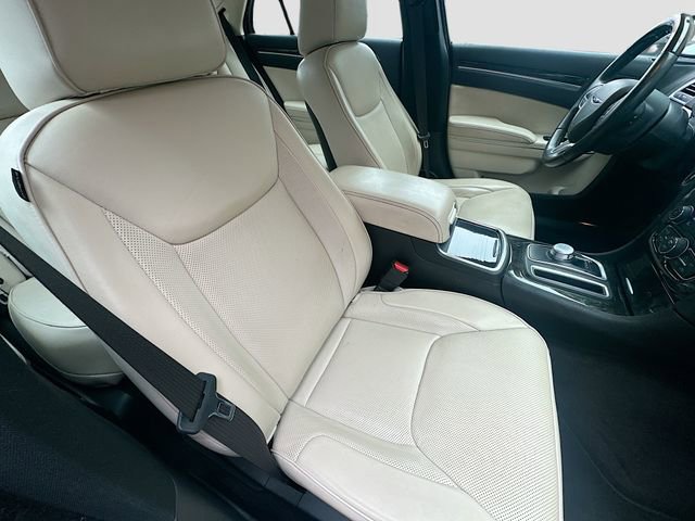 Used 2018 Chrysler 300 Limited w/ Safetytec Plus Group image 30