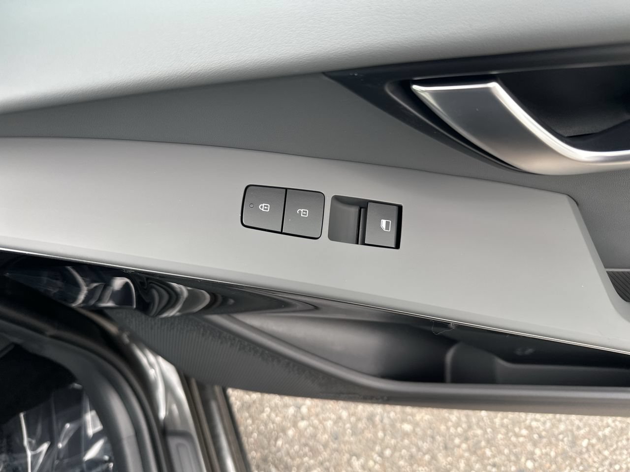 New 2026 Kia Niro EX FWD image 12