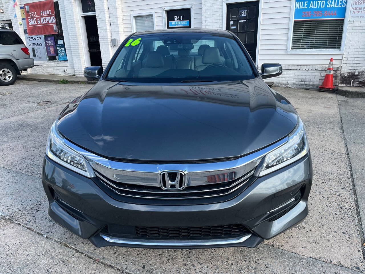 Used 2016 Honda Accord Touring image 2