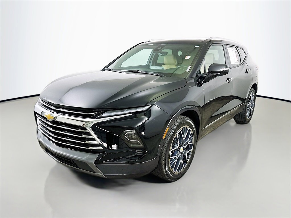 Used 2024 Chevrolet Blazer Premier w/ Driver Confidence II Package image 3