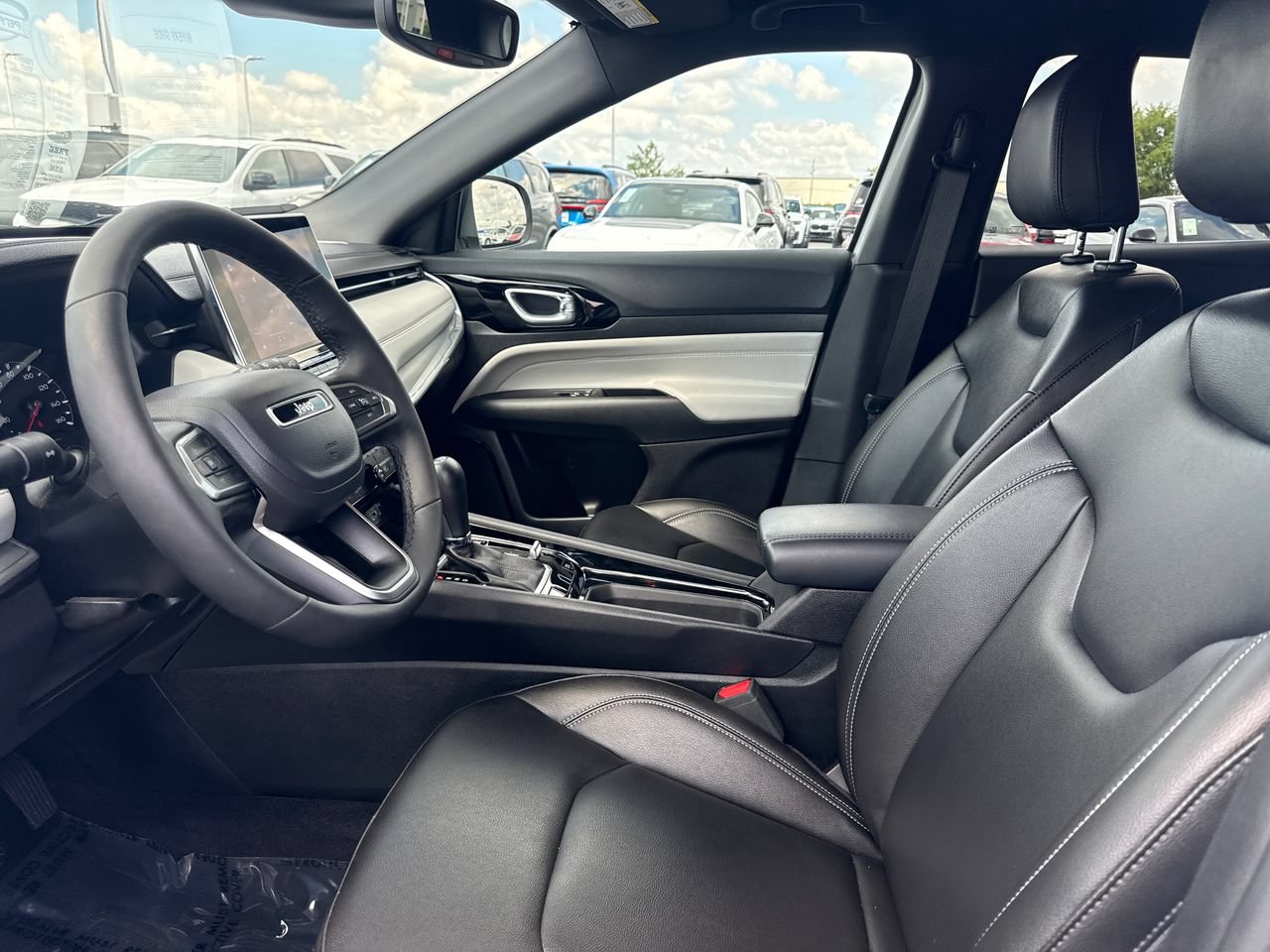 Certified 2025 Jeep Compass Limited AWD/4WD image 13