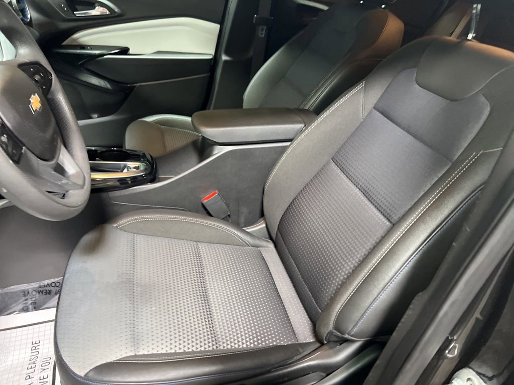 Used 2025 Chevrolet Trax LT image 19